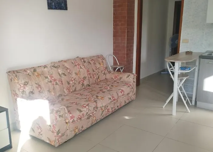Appartamento Con Camera Matrimoniale E Divano Letto
